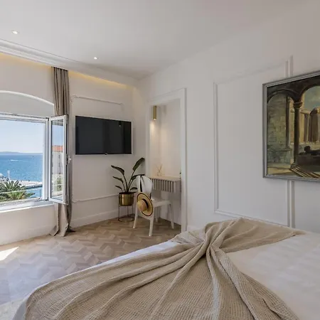 Seafront Luxury Kate, With Balcony Apartment Split